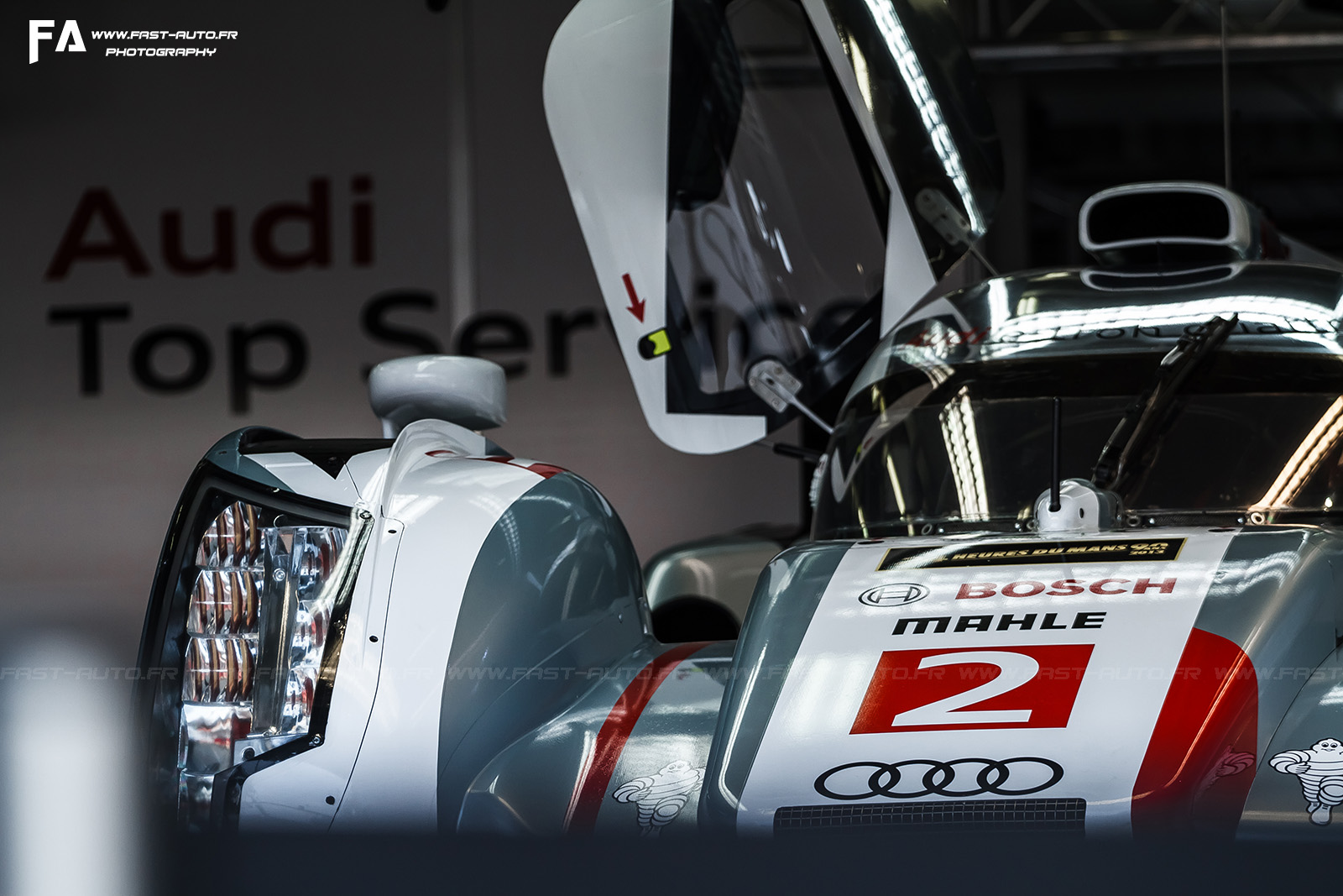 Spark1⁄43 Audi R18 e-tron quattro #2 LMP1 Winner Le